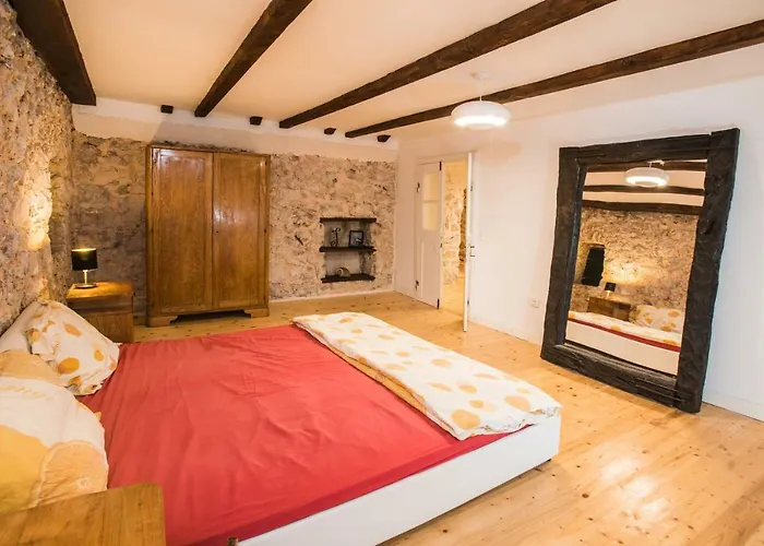 4 Limuna Apartment